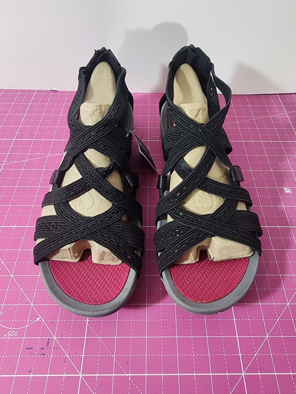 NWT - BareTraps Women's Black Strappy Elastic Sports Sandals  -9